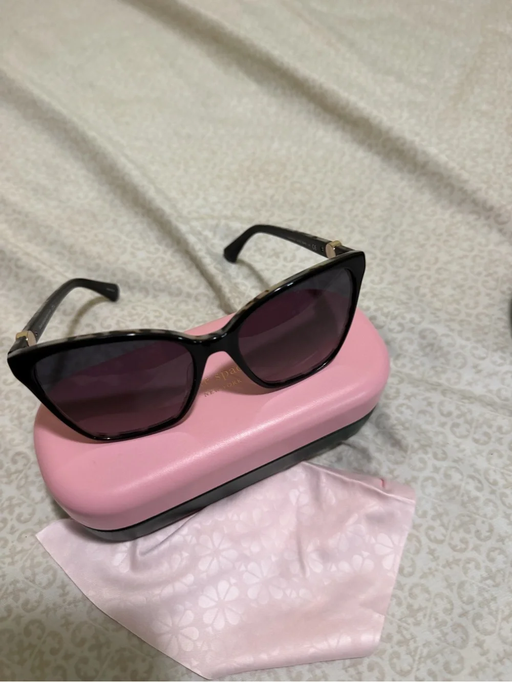 kate spade Black Cat-Eye Sunglasses with Pink Case